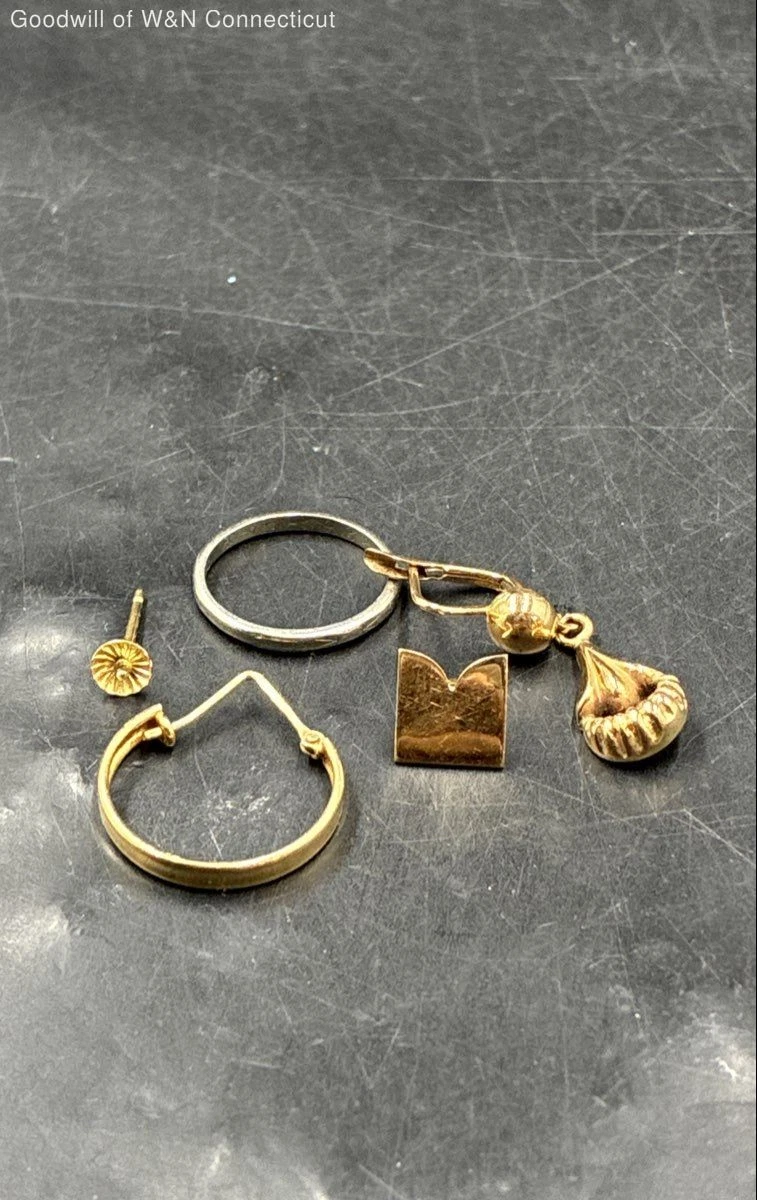 18K Gold Precious Metal Scrap Jewelry Lot 5.52g Stamped Tested
